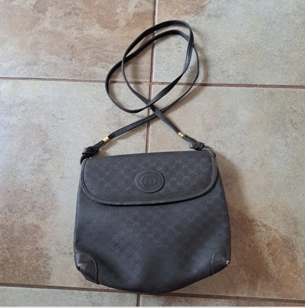 Authentic Vintage Gucci Crossbody bag